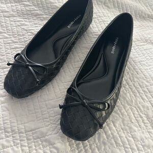 Easy Spirit Black Woven Loafers